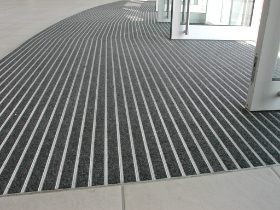 Street range of aluminium entrance mats